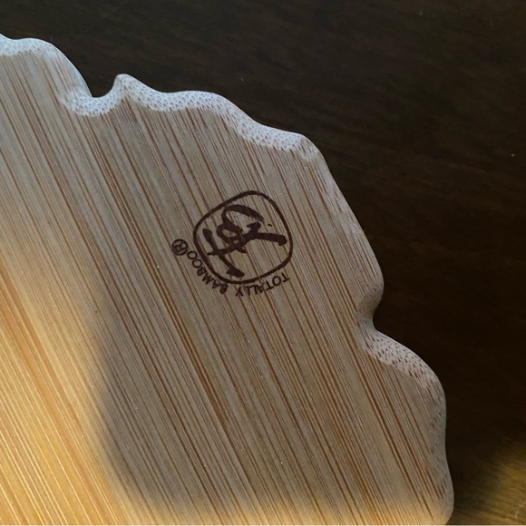 WV Bamboo Cutting board - Picture 4 of 5